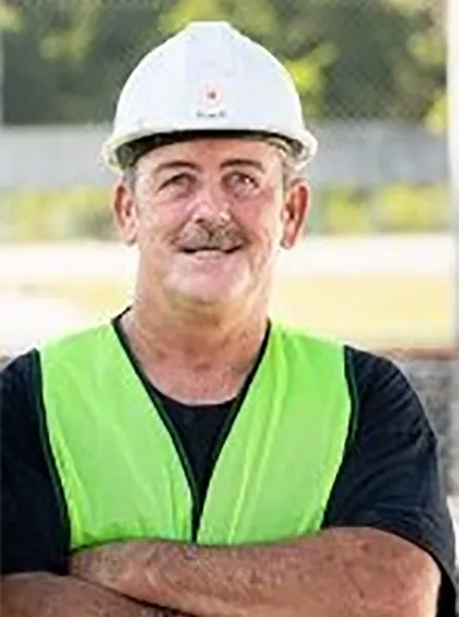 Pernell Roberts ("P"), Shop Manager